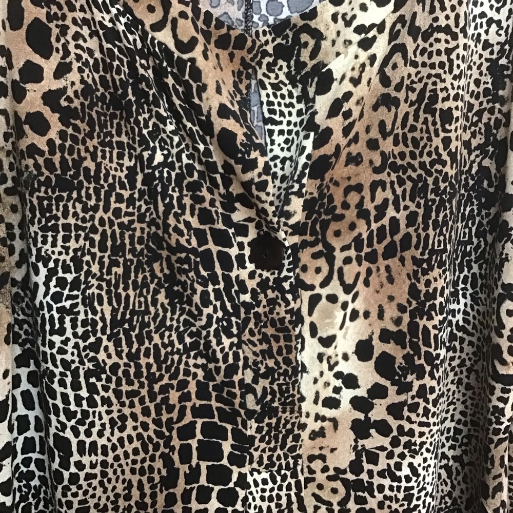 Chico’s Leopard Print Single Button Placket Sheat… - image 3